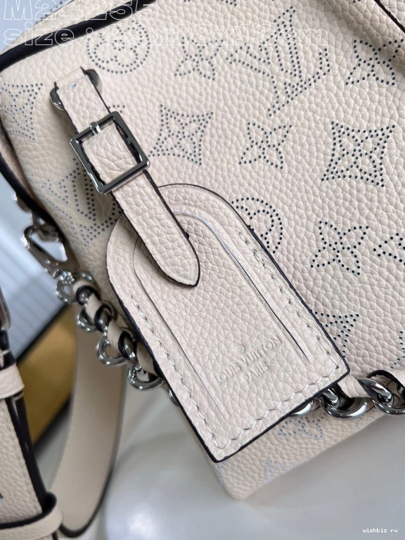 WIS VUITTON LOUIS - 13CM 18 29 x Hand PM x It All 1103